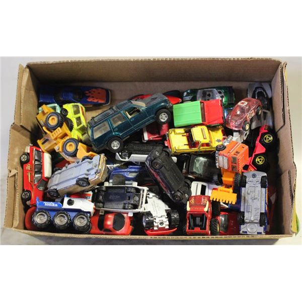 FLAT WITH ASSORTED COLLECTION OF ESTATE