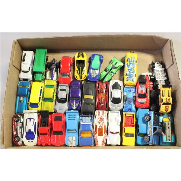 FLAT WITH ASSORTED COLLECTION OF ESTATE