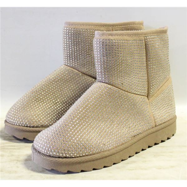 NEW SIZE 7 UGG STYLE GLITTER BOOTS-ESTATE