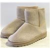 Image 1 : NEW SIZE 7 UGG STYLE GLITTER BOOTS-ESTATE