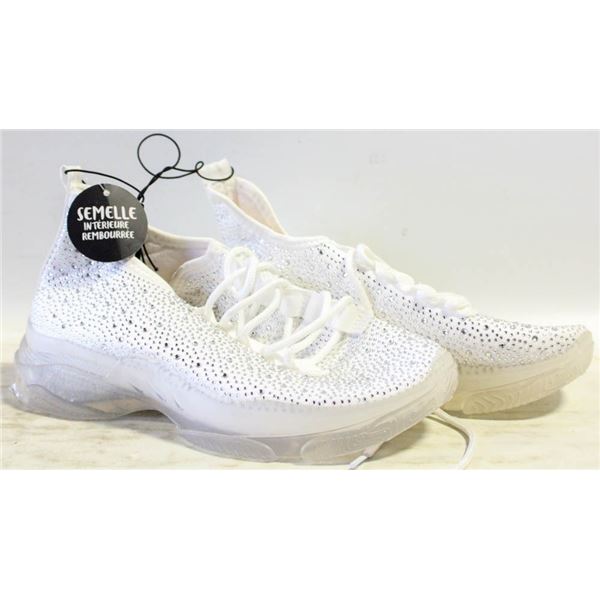 NEW SIZE 8 SKECHER STYLE GLITTER SHOES