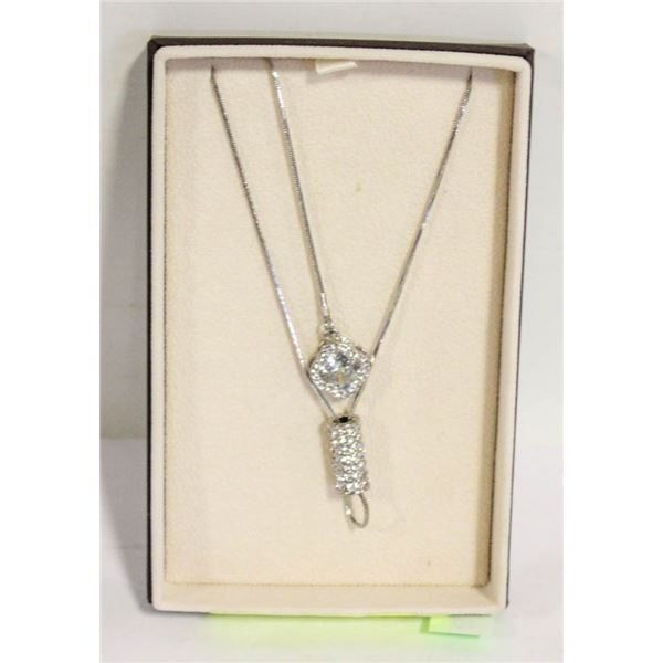 ESTATE PENDANT NECKLACE IN GIFT BOX