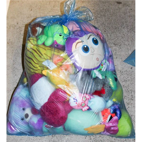 LARGE BAG FULL OF STUFFIES