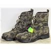 Image 1 : LADIES SZ 7 CAMO SHORT BOOTS WORN ONCE