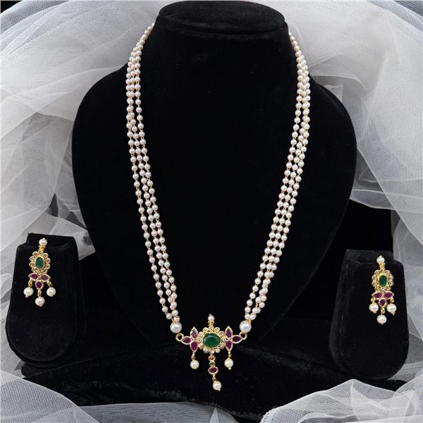 GOLD-PLATED LOTUS NECKLACE WITH PEARLS