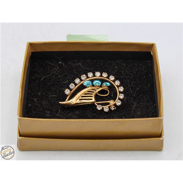 VINTAGE STAMPED BROOCH