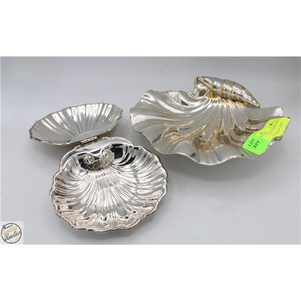 PAIR OF SHELL ASHTRAYS VINTAGE