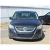 Image 2 : 2010 VOLKSWAGON ROUTAN VAN