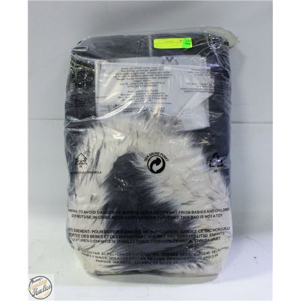 NEW XL JACKET WITH WHITE FUR HOOD