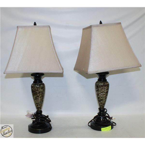 PAIR OF MATCHING LAMPS