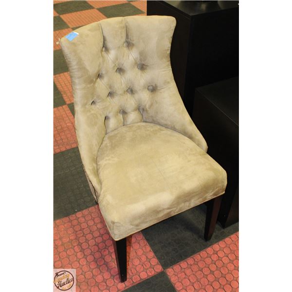 OLIVE CHAIR NAILHEAD