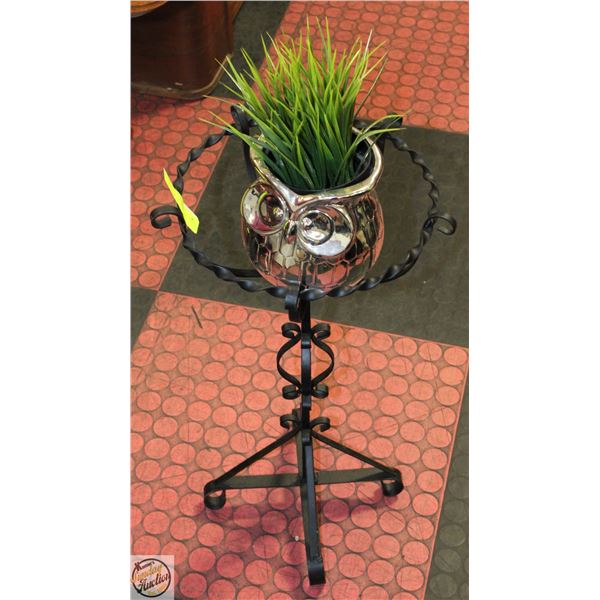 METAL SCROLL PLANT STAND WITH ARTIFICIAL OWL PLANT