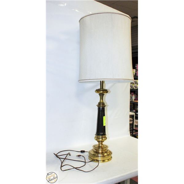 VINTAGE TABLE LAMP