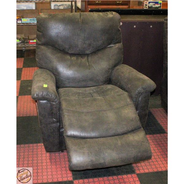 LAZY BOY RECLINER (MATCHES COUCH)