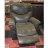 Image 1 : LAZY BOY RECLINER (MATCHES COUCH)