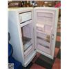 Image 2 : 1956 GENERAL ELECTRIC REFRIGERATOR/FREEZER