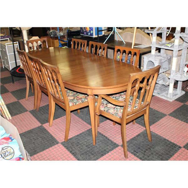 ESTATE KITCHEN TABLE WITH 2 LEAFS AND 8 CHAIRS