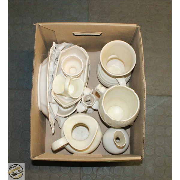 WHITE CERAMICS DISHWARE/VASE ASSORTED