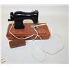 Image 1 : HOLLY HOBBIE MINIATURE SEWING MACHINE