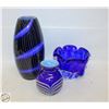 Image 1 : 3 THICK BLUE ART GLASS VASES/BOWL