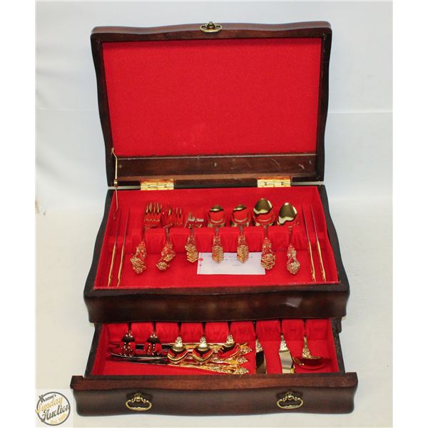 FULL 65PC GOLD PLATED CUTTLERY SET IN WOODEN CASE