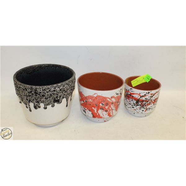 3 WEST GERMAN PLANTERS (BLACK/WHITE/ORANGE)