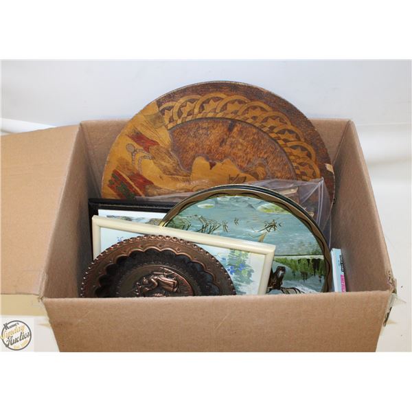 BOX OF SMALL PICTURES