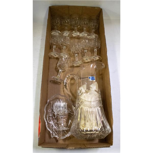 FLAT OF GENUINE LEAD CRYSTAL - PITCHER +