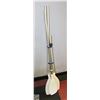 Image 1 : 5 ASSORTED BOAT PADDLES