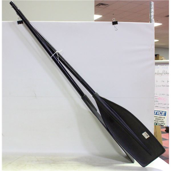 TWO PADDLES/OARS