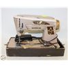 Image 1 : ONE SEWING MACHINE SINGER