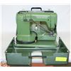 Image 1 : ONE SEWING MACHINE WITH CASE
