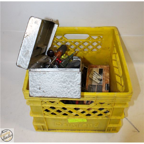 ONE CRATE OF SCREWDRIVERS+TAPE MEASURES