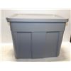 Image 1 : NEW RUBBERMAID 68 LITRE TUB & LID GREY