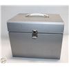 Image 1 : ONE TOOL BOX