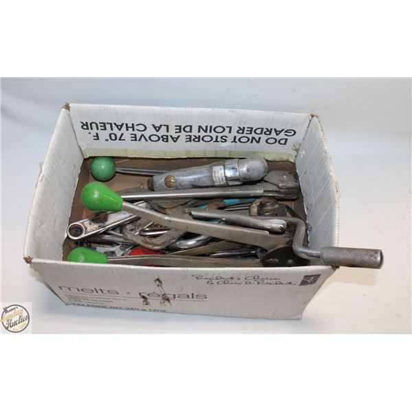 ONE TOOL TRAY OF MISCELLANEOUS TOOLS