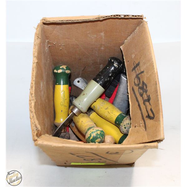 ONE BOX OF X-ACTO KNIVES+CARPET CUTTERS