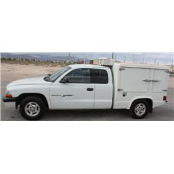 2001 Dodge Dakota W/Refrigerator Box