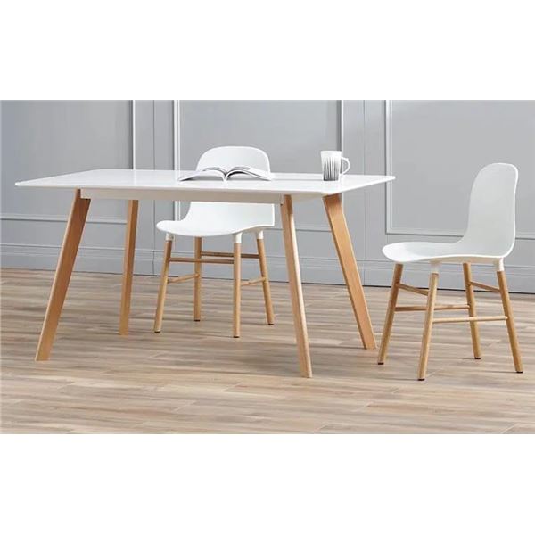 BNIB Tulip - Contemporary Dining table - Retails: $499 - 55(L)X31(D)X30