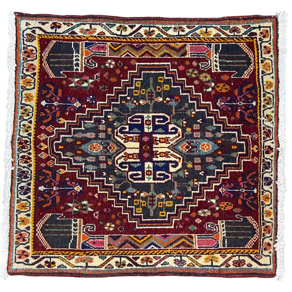 DAH High Quality Persian Genuine Hand-knotted Rug, 25.5" x 24"