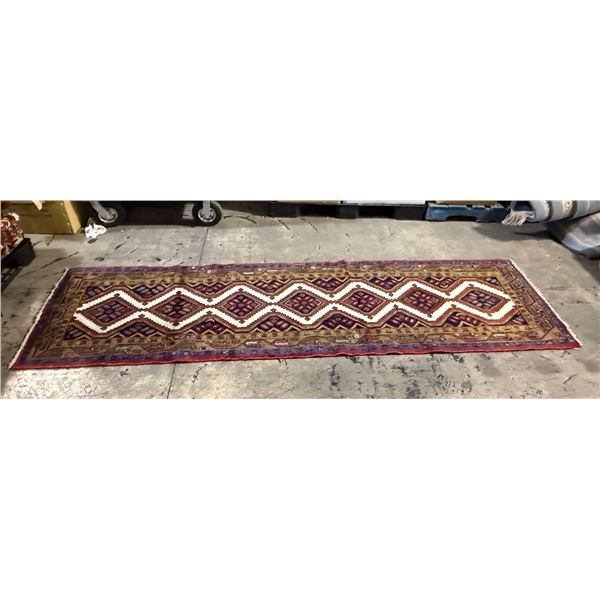 DAH High Quality Persian Genuine Hand-knotted Rug, 111" x 35.5"