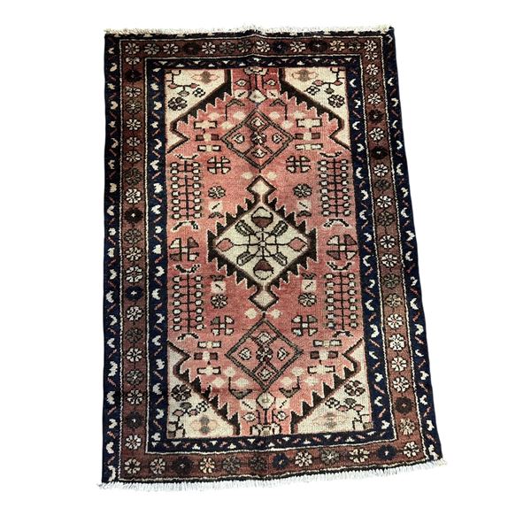 DAH High Quality Persian Genuine Hand-knotted Rug, 53" x 37"