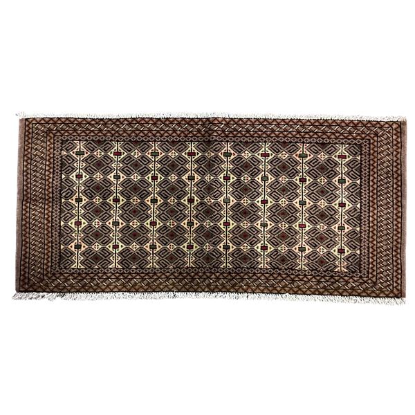 DAH High Quality Persian Genuine Hand-knotted Rug, 43" x 20"