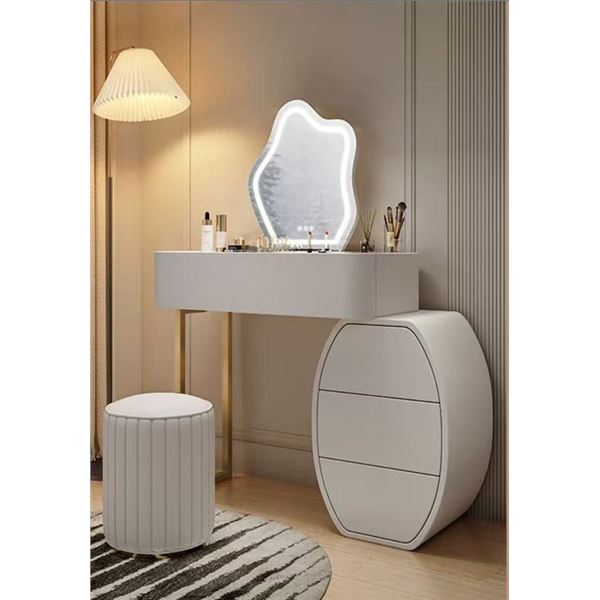 BNIB Dresser Dressing Table - Retails: $1499