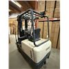 Image 2 : Crown SC Series Electric Sit-Down Forklift - 3-Wheel Counterbalance Lift Truck with Access (Location