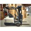 Image 3 : Crown SC Series Electric Sit-Down Forklift - 3-Wheel Counterbalance Lift Truck with Access (Location