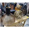 Image 1 : Group of 3 Hanging Light Fixtures