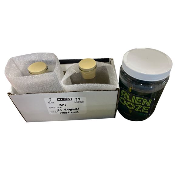 Alien Ooze Jar & 2x Beakers - Movie Props