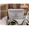 Image 2 : Group - Nylon Zippers (36") (Approx. 6000), First Aid Kit, Spray Socks, Etc.