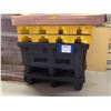 Image 3 : Group - Ultra Spill Pallets